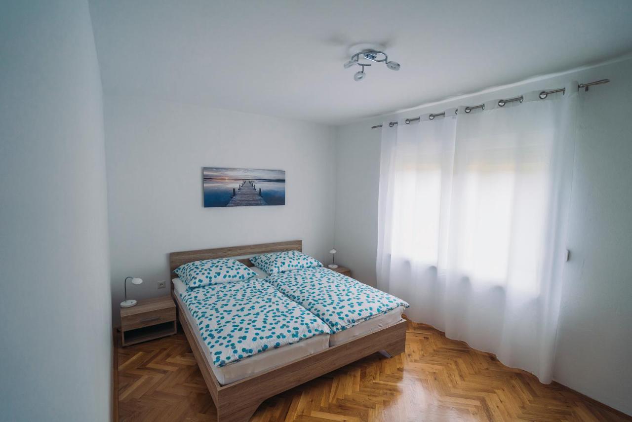 Apartmani Josip ポドストラナ エクステリア 写真