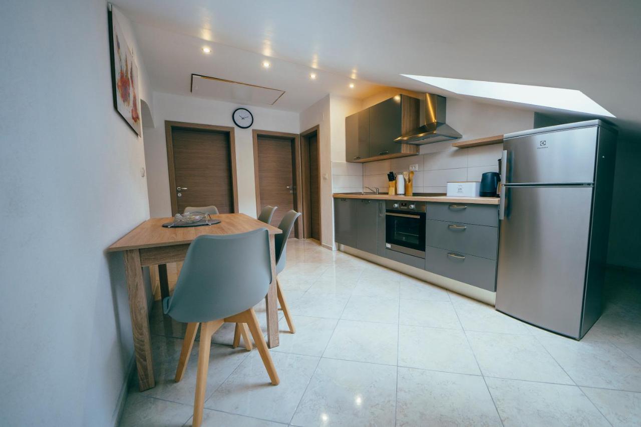 Apartmani Josip ポドストラナ エクステリア 写真